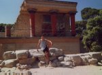 Nicholas vid Knossos Palatset på kreta 72dpi.jpg