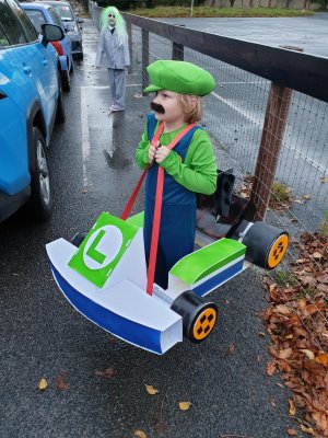 Luigi Halloween.jpg