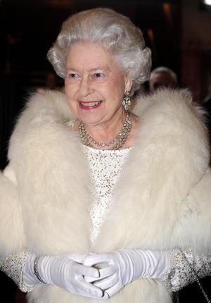 queenelizabeth2_narrowweb__300x430,0.jpg