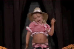 xUppFNLMgwZfM8c.gif