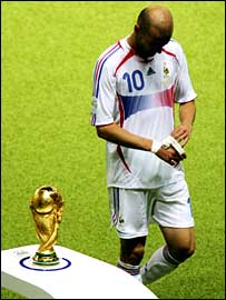 _41867312_zinediezidane270.jpg