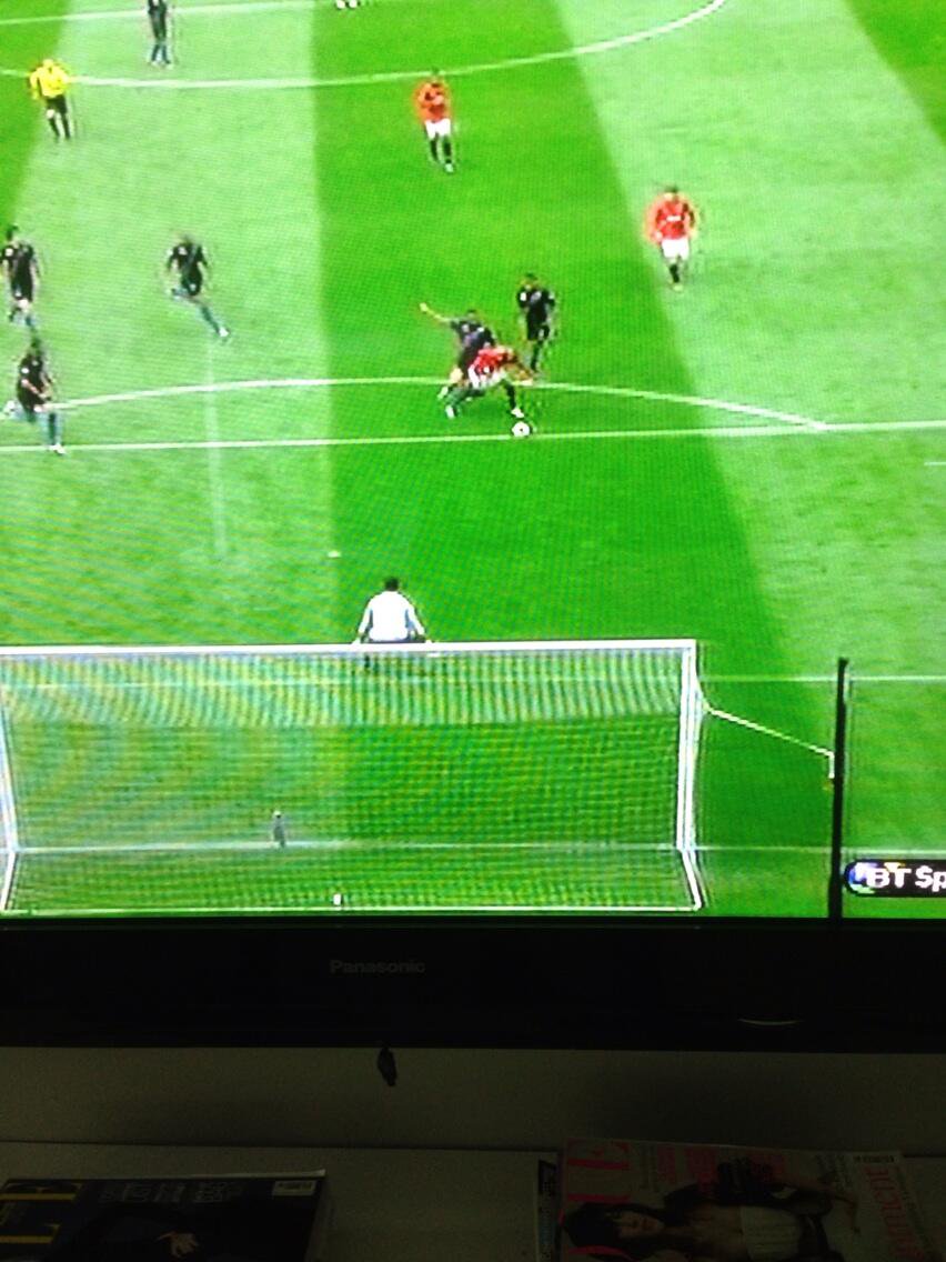 BUH6DdICEAAxIEh.jpg:large