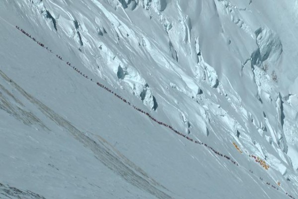 Everest_line-600x400.jpg