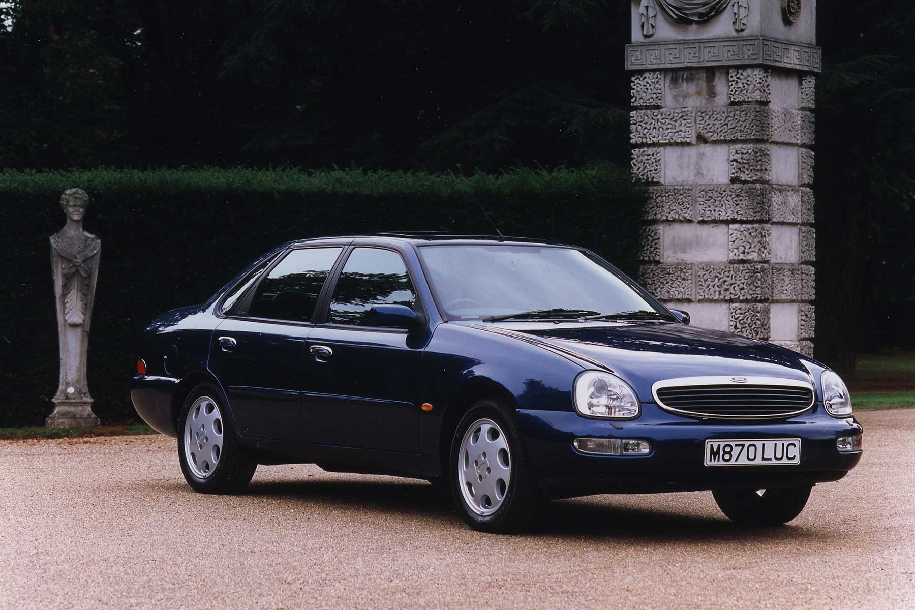 Ford_Scorpio_02.jpg