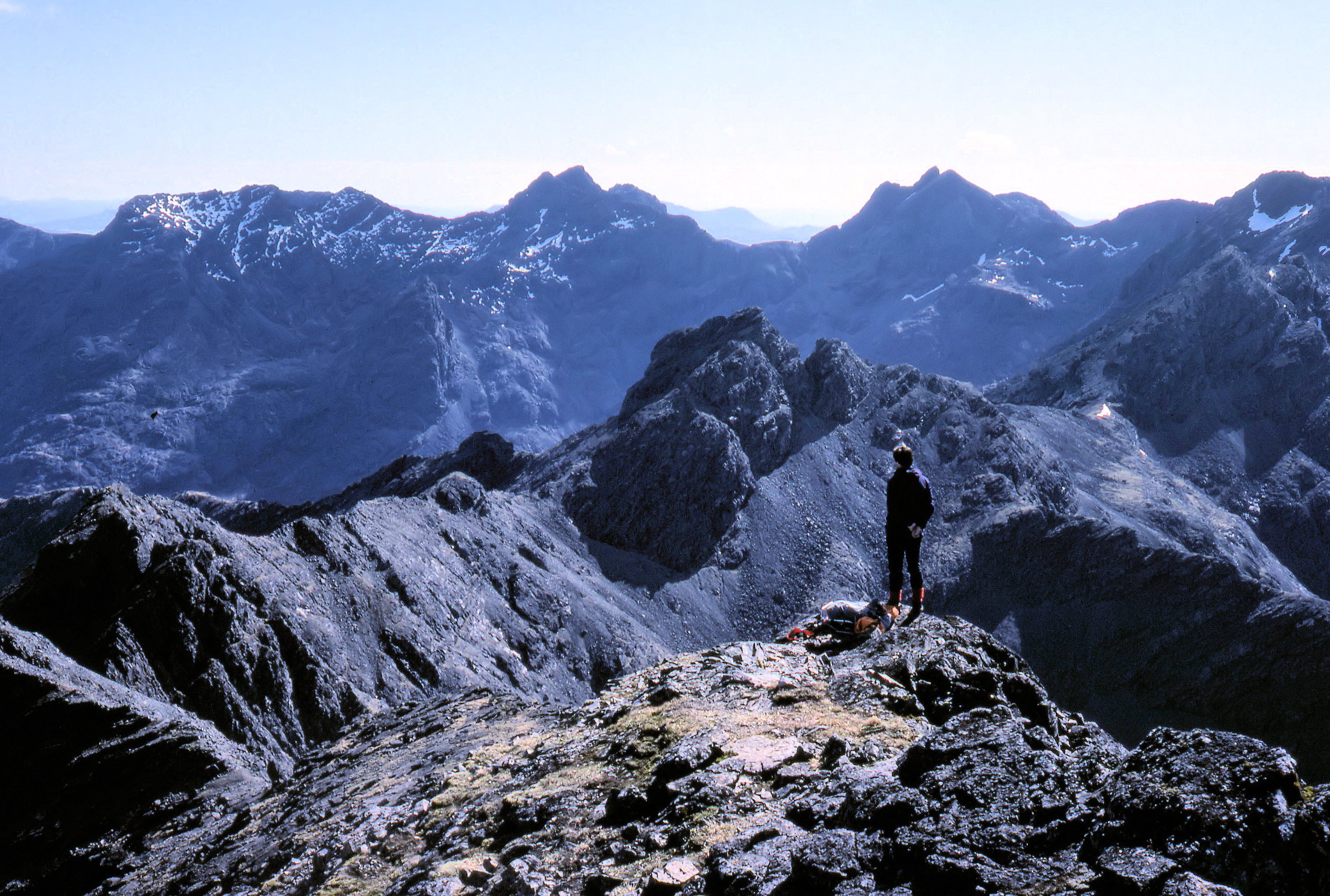 Main_ridge_of_the_cuillin_in_skye_arp.jpg
