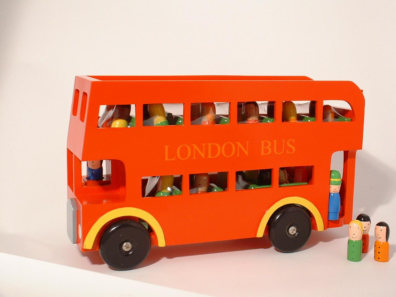 G5N%20wooden%20red%20london%20bus.jpg