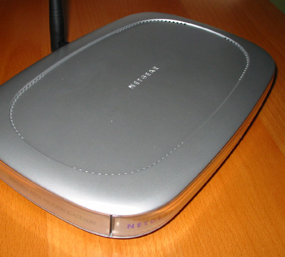 netgear-dg824m-front1.jpg