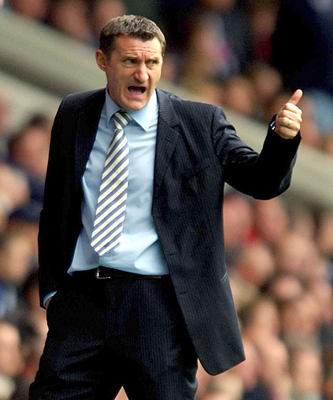 TonyMowbray_468x562.jpg