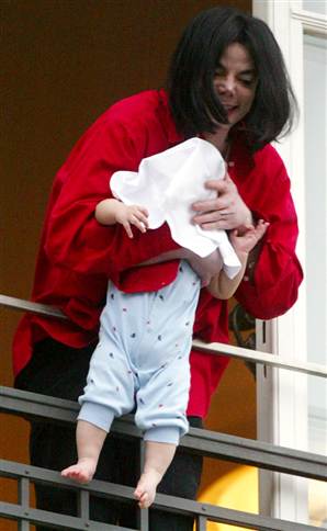 050613_jacksonbaby_vmed_3p.widec.jpg