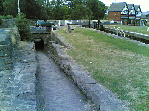199047801_799efad574.jpg