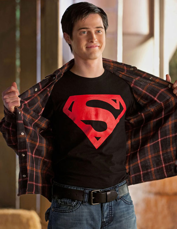 LGrabeel_Smallville_FirstLook_600.jpg