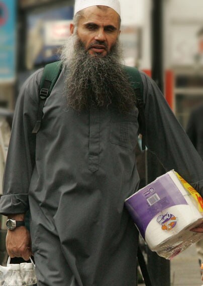 abu-qatada-shopping_686538c.jpg