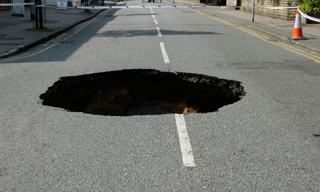 hole-in-road-appeared-in--007.jpg