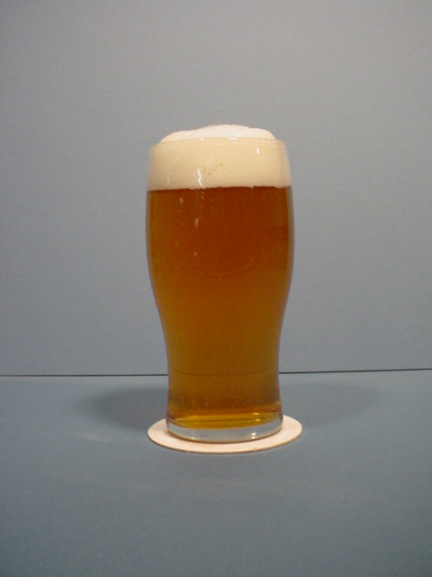 Glass%20Rogue%20Seahorse%20Pale%20Ale%20in%20Brit%20pint%20glass.JPG