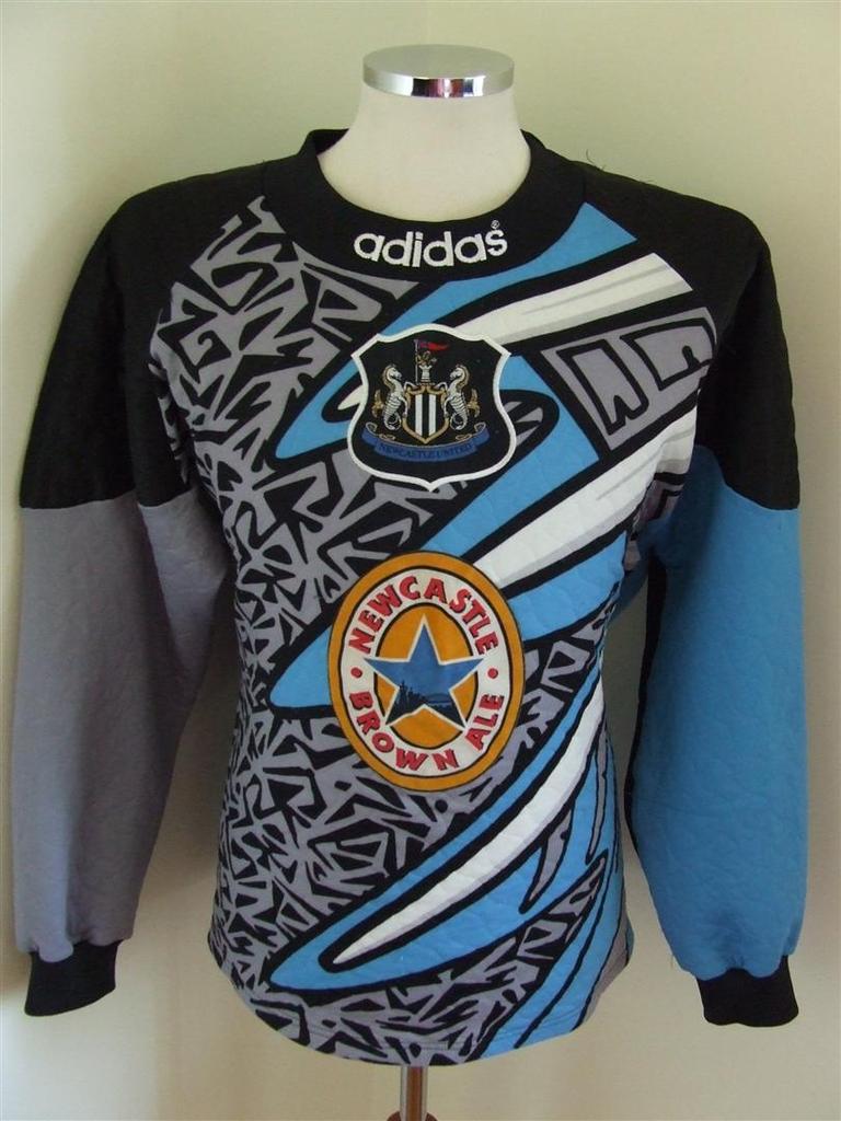 newcastle-united-goalkeeper-football-shirt-1995-1996-s_21298_1.jpg